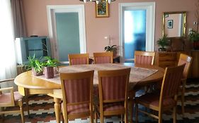 Pink Leander Apartman